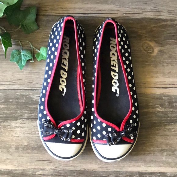 slip on canvas pumps